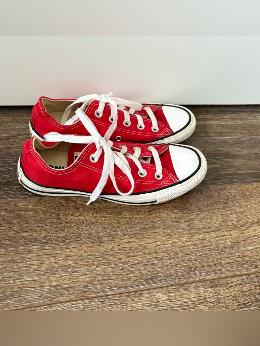 Converse
CHUCK TAYLOR ALL STAR Women 6